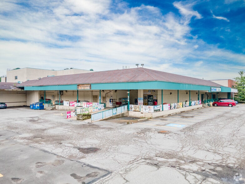 Primary Photo Of 2121 Noblestown Rd, Pittsburgh Flex For Lease