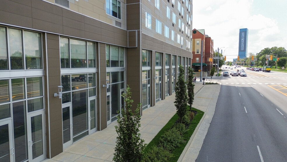 More Photos Of 414 W Vermont St, Indianapolis Hotel For Lease