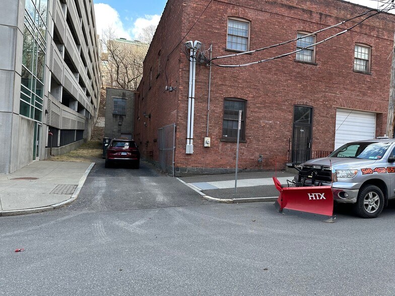 More Photos Of 124 Sheridan Ave, Albany Manufacturing For Sale