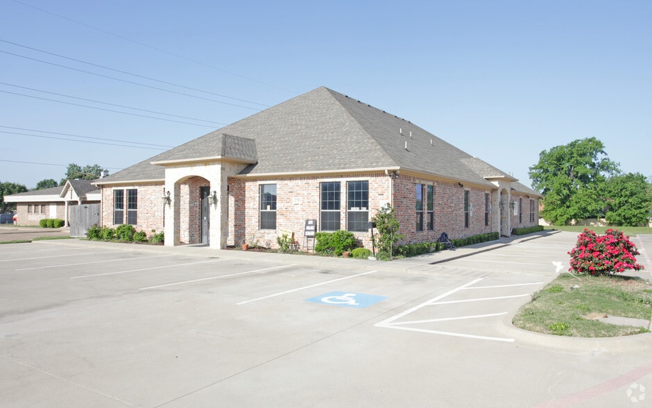 Primary Photo Of 2719 Northridge Dr, Bedford Office For Lease