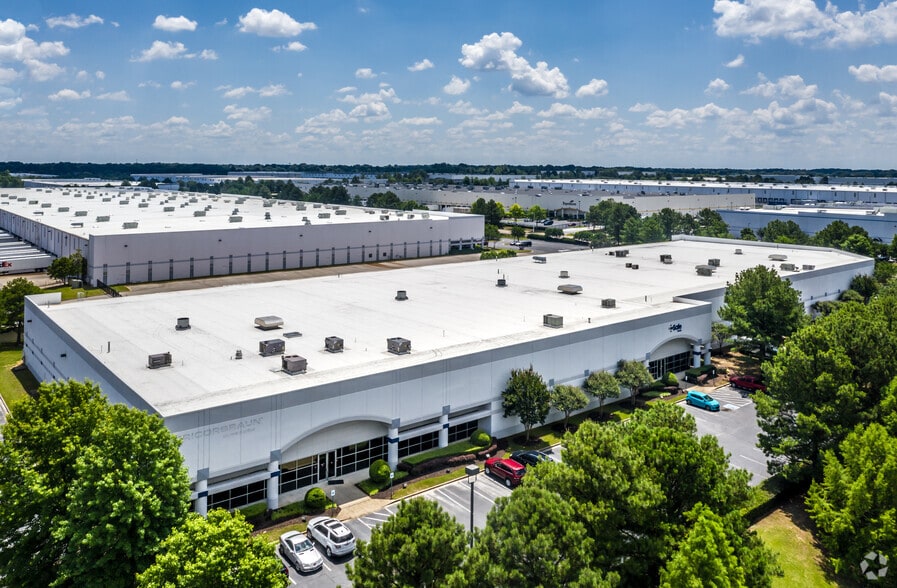More Photos Of 5950 Freeport Ave, Memphis Distribution For Lease