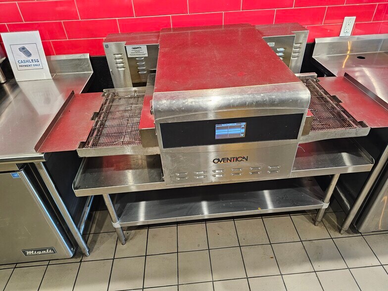 More Photos Of 1289 N Canyon Creek Pky, Spanish Fork Storefront Retail Office For Lease