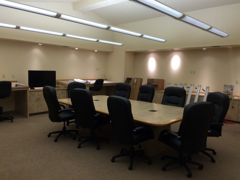 More Photos Of 11860 Kemper Rd, Auburn Flex For Sale