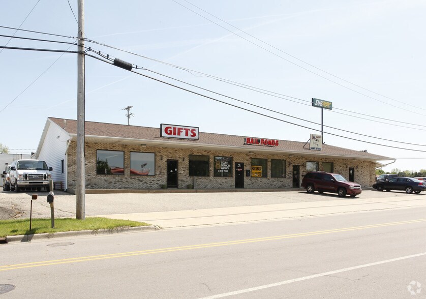 More Photos Of 620-622 N Cedar St, Mason Unknown For Lease