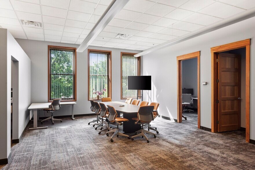 More Photos Of 261 School Ave, Excelsior Office For Sale