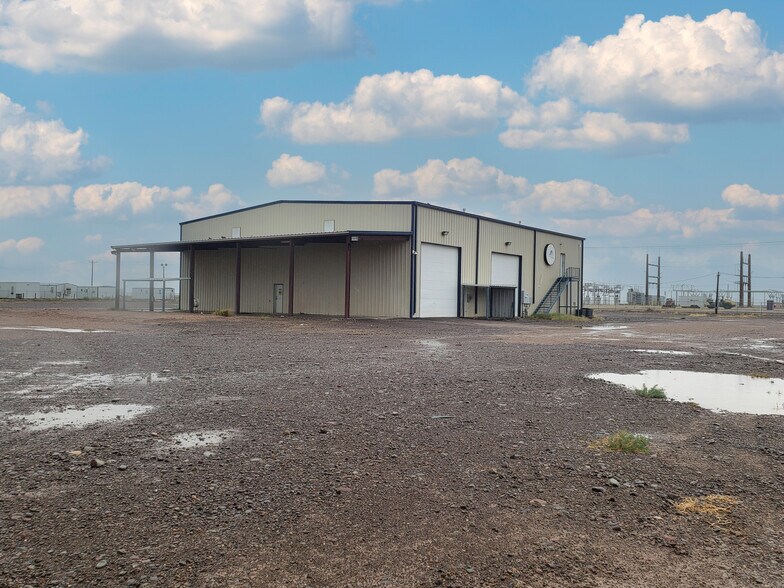 More Photos Of 74 Fm 2119, Pecos Industrial For Lease