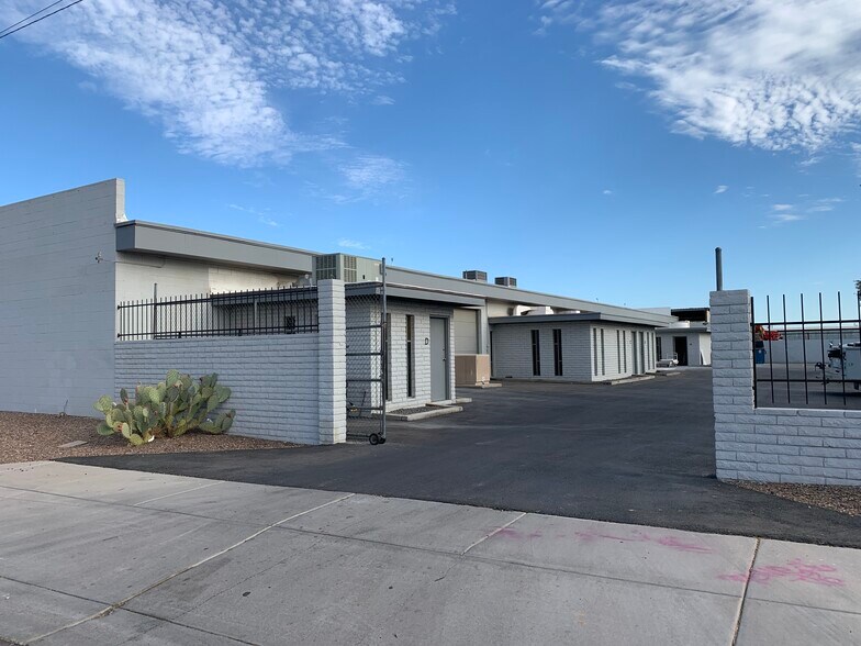 More Photos Of 1930 W Durango St, Phoenix Distribution For Lease