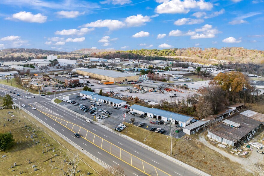 More Photos Of 2845 Western Ave, Knoxville Auto Repair For Sale