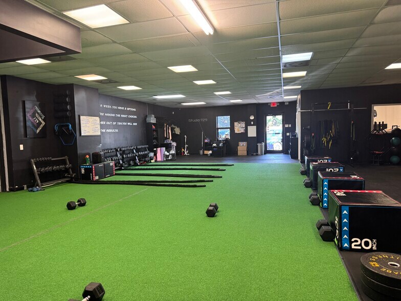 More Photos Of 173 Davis St, Southern Pines Flex For Lease