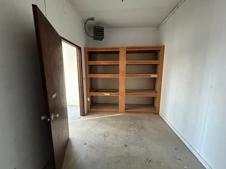 More Photos Of 1322 South 8th Ave, Pasco Distribution For Lease