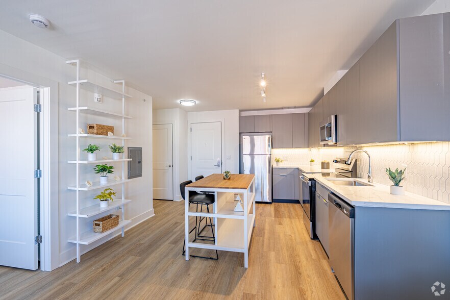 More Photos Of 10 W Westfield Ave W, Roselle Park Apartments For Lease