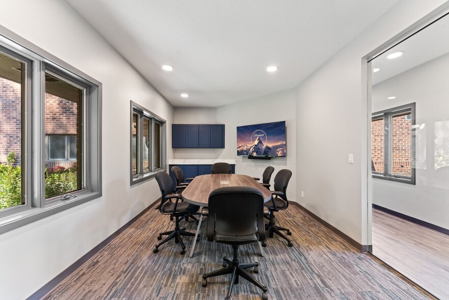 More Photos Of 5881 Cedar Lake Rd S, Saint Louis Park Office For Lease