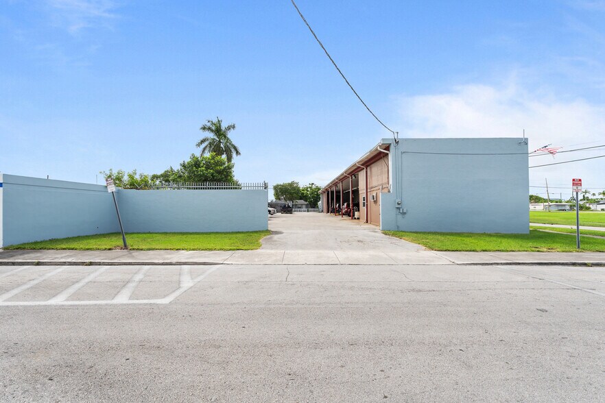 More Photos Of 105 NE 1st Rd, Homestead Industrial For Sale
