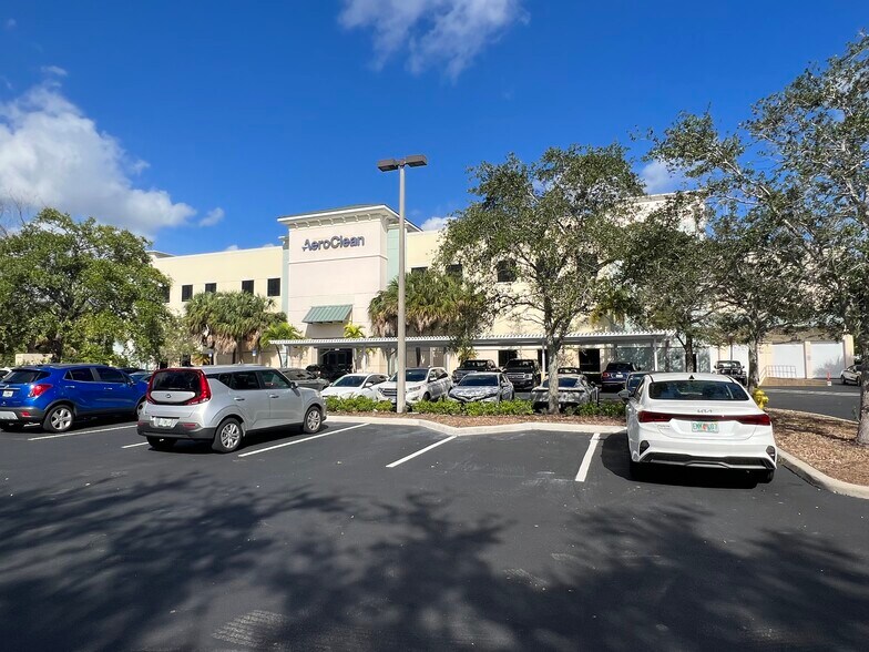 More Photos Of 10455 Riverside Dr, Palm Beach Gardens Flex For Sale