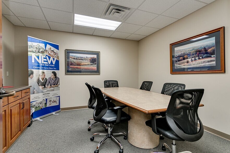 More Photos Of 2220 Omro Rd, Oshkosh Medical For Sale