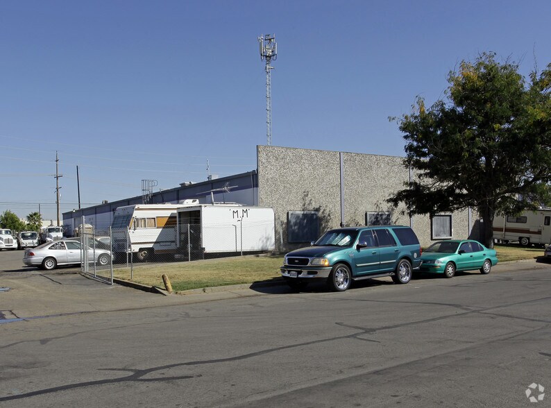 More Photos Of 6155 27th St, Sacramento Warehouse For Lease