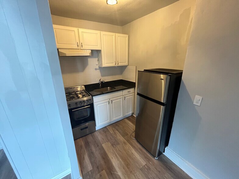 More Photos Of 1128 Spruce St, Philadelphia Multifamily For Sale