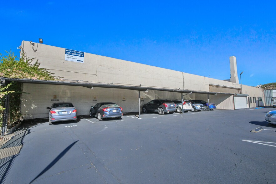 More Photos Of 7000 Romaine St, Los Angeles Showroom For Lease