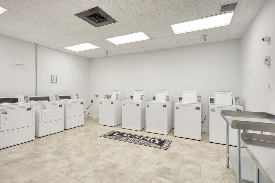 More Photos Of 1520 Jeffords St, Clearwater Apartments For Sale