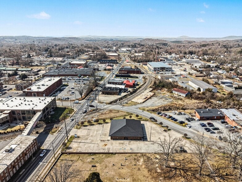 More Photos Of 208 W Salisbury St, Asheboro Medical For Lease