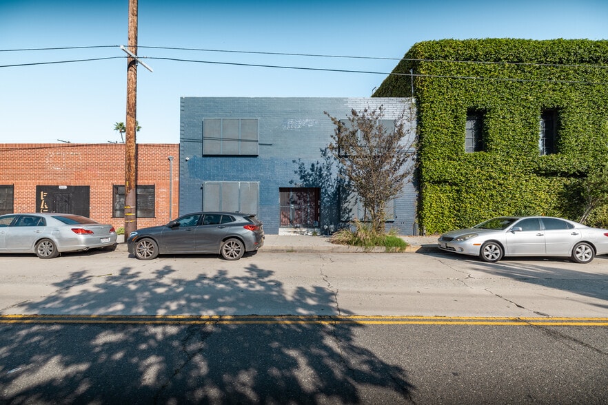 More Photos Of 5017 Exposition Blvd, Los Angeles Office Residential For Sale