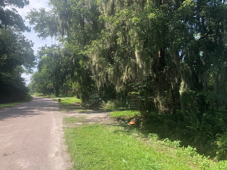 7854 MoncriefDinsmore Rd, Jacksonville, FL 32219 Freestanding For