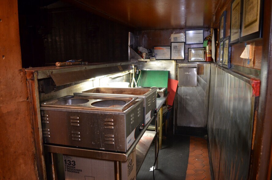 More Photos Of 259-261 S 15th St, Philadelphia Storefront Retail Residential For Sale