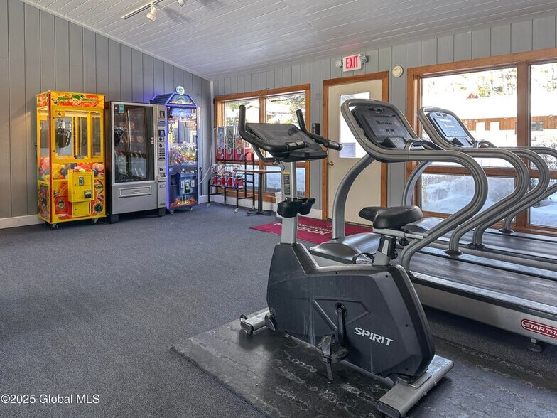 More Photos Of 1545 Us-9, Lake George Hospitality For Sale