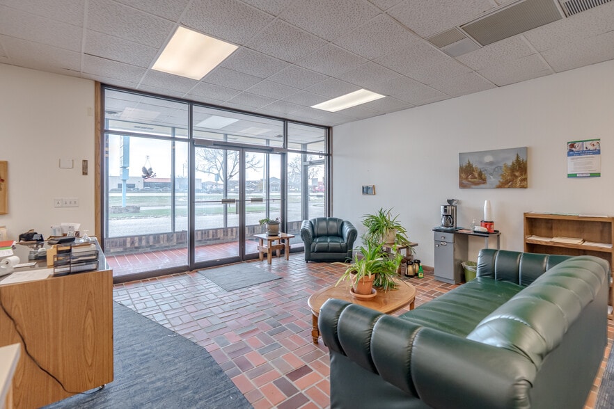 More Photos Of 1100 Basin Ave, Bismarck Flex For Sale