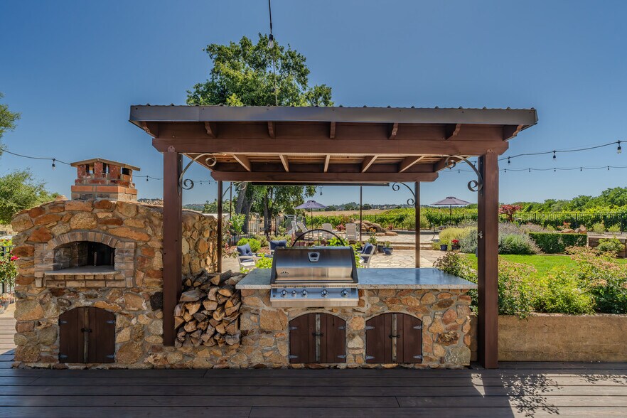 More Photos Of 10786 Shenandoah Rd, Plymouth Winery Vineyard For Sale