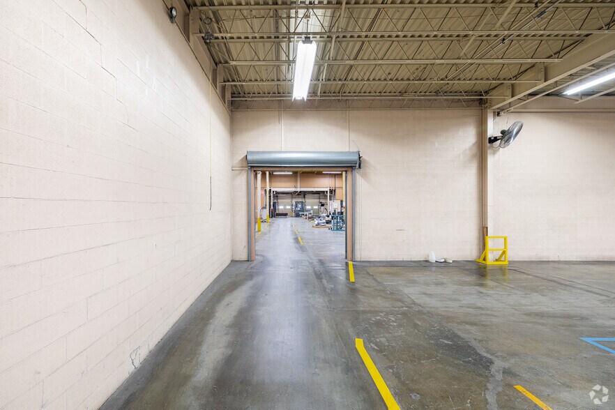 More Photos Of 200 Boul Grand N, Cowansville Warehouse For Sale
