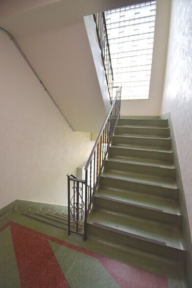 More Photos Of 832 King St W, Hamilton Apartments For Sale