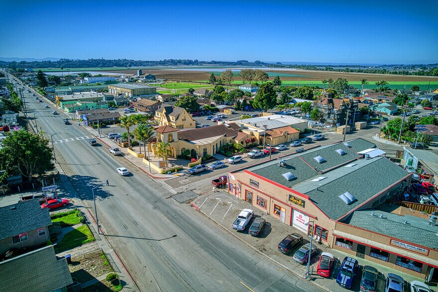 More Photos Of 74-82 Porter Dr, Watsonville Warehouse For Sale