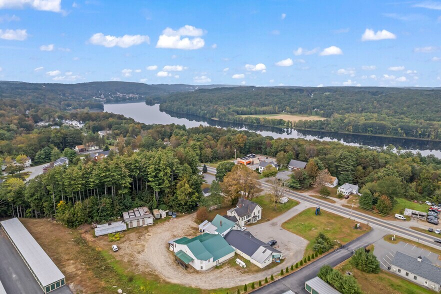 More Photos Of 680 Maine Ave, Farmingdale Storefront Retail Office For Lease