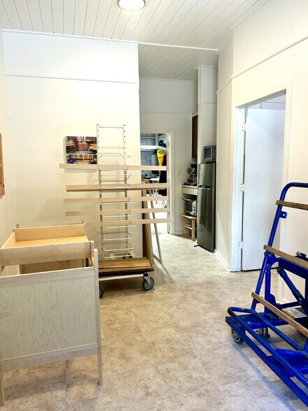 More Photos Of 2005 Tree Fork Ln, Longwood Warehouse For Sale