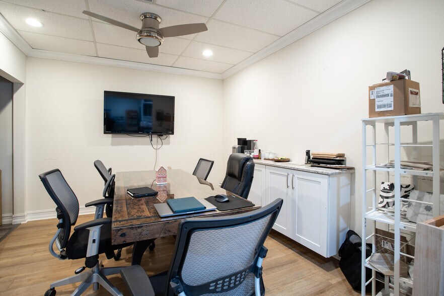 More Photos Of 217 W Seminole Ave, Melbourne Office For Sale