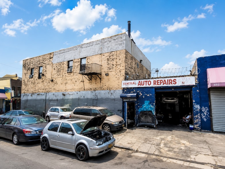More Photos Of 165 Newport St, Brooklyn Freestanding For Sale