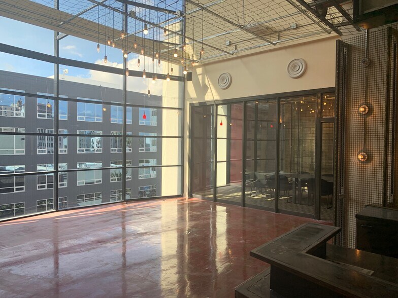 More Photos Of 136-140 Pine Ave, Long Beach Loft Creative Space For Lease