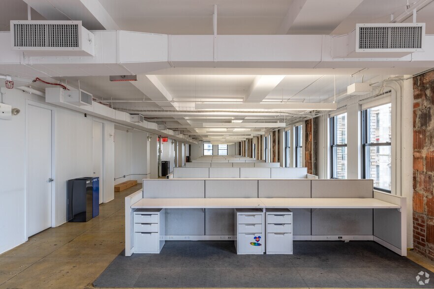 More Photos Of 225 Broadway, New York Office For Lease