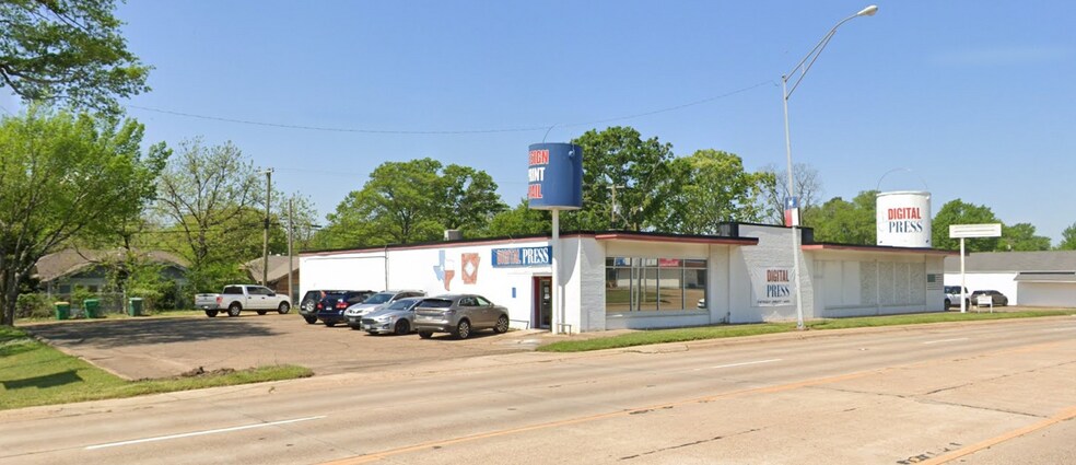 More Photos Of 2121 N State Line Ave, Texarkana Freestanding For Sale