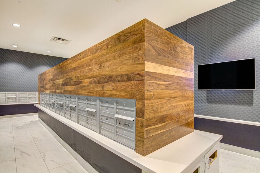 More Photos Of 1369 Spruce Pl, Minneapolis Apartments For Lease