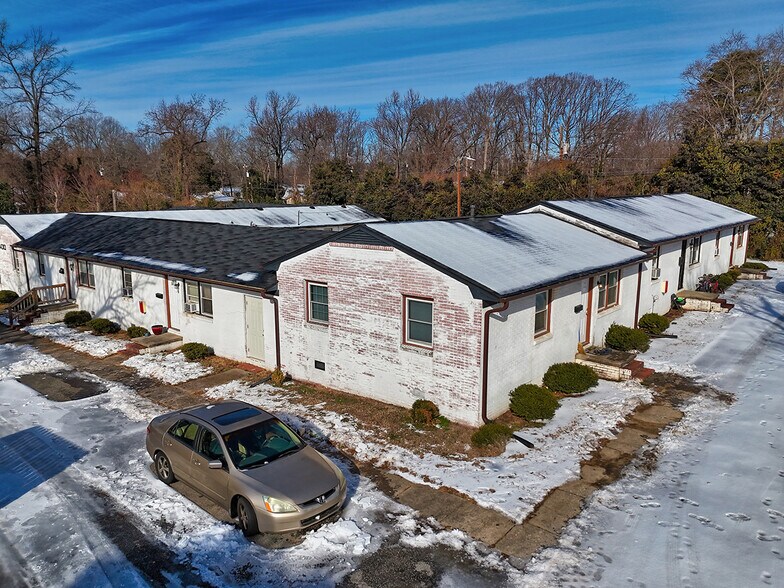 Primary Photo Of 400 Berryman St, Greensboro Apartments For Sale