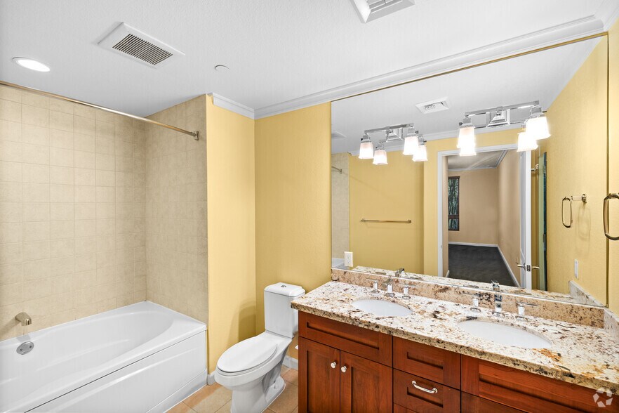 More Photos Of 16110 Ventura Blvd, Encino Apartments For Lease