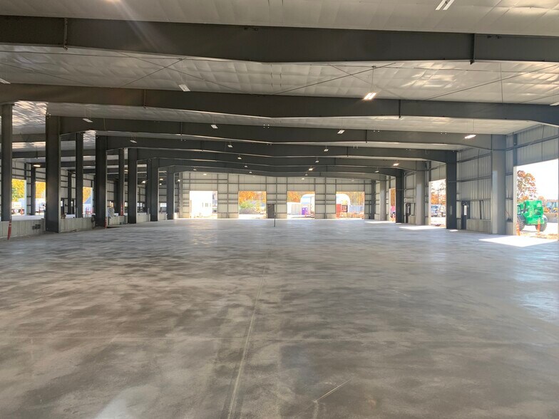 More Photos Of 254 Pleasant St, West Bridgewater Warehouse For Lease