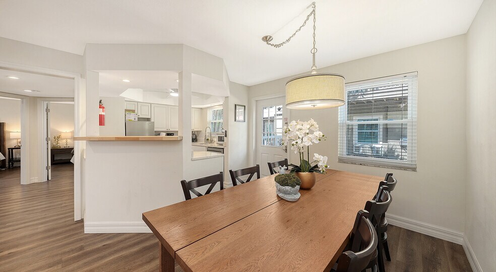 More Photos Of 5610 AVENIDA DEL MARE, Sarasota Specialty For Sale