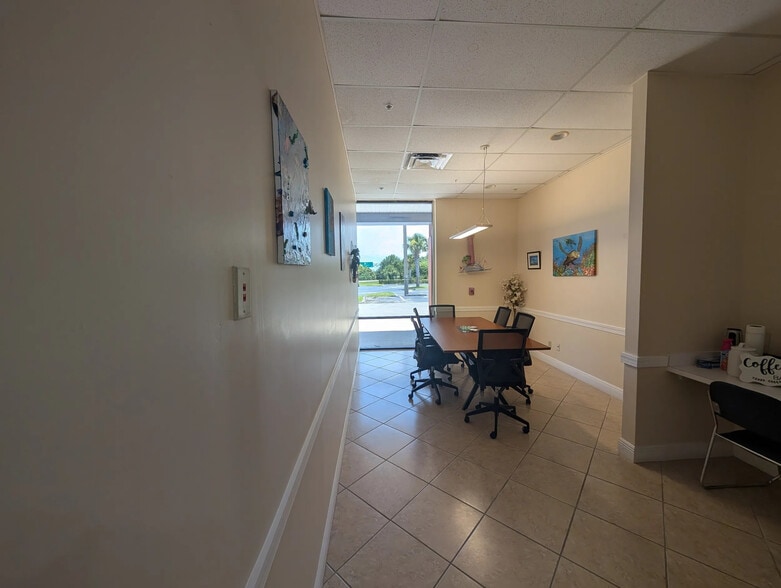 More Photos Of 2705-2819 Peters Rd, Fort Pierce Office For Lease
