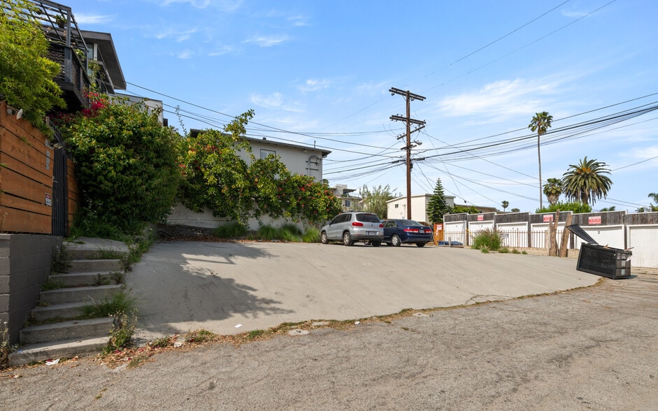 More Photos Of 250 3rd Ave, Venice Apartments For Sale