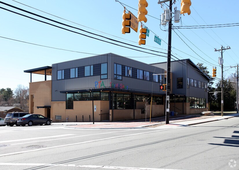 More Photos Of 125 W Main St, Carrboro Office For Lease