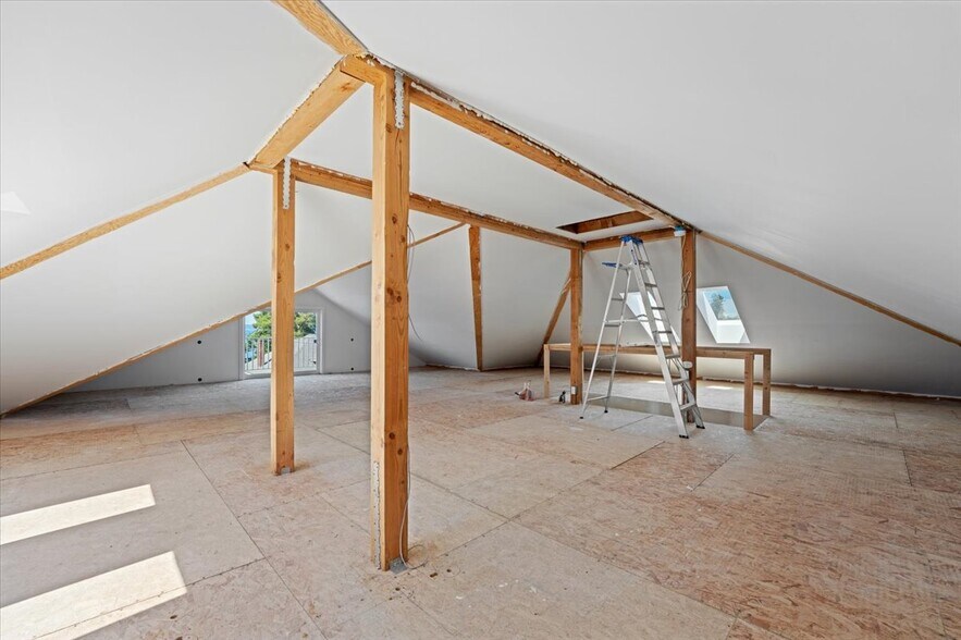 More Photos Of 829 2nd St, Mukilteo Office Residential For Sale