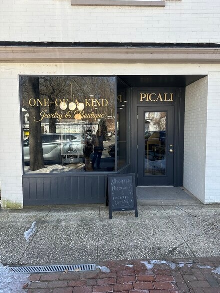 Primary Photo Of 74 Westchester ave, Pound Ridge General Retail For Lease